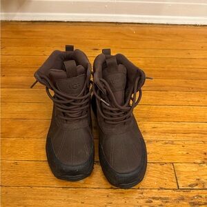 UGG Men's Dark Brown Snow Boots worn 2 times only not on snow.